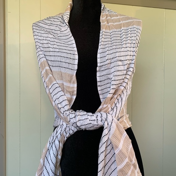 NEW Collection 18 Women’s Shawl Wrap Scarf - Picture 3 of 7